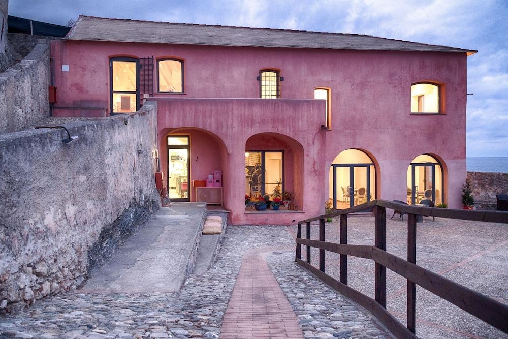 Locanda La Fortezza Finale Ligure Buitenkant foto